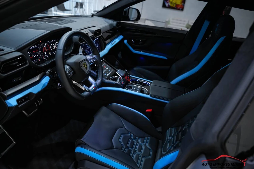 2025 Lamborghini Urus SE - Image 8 of 21