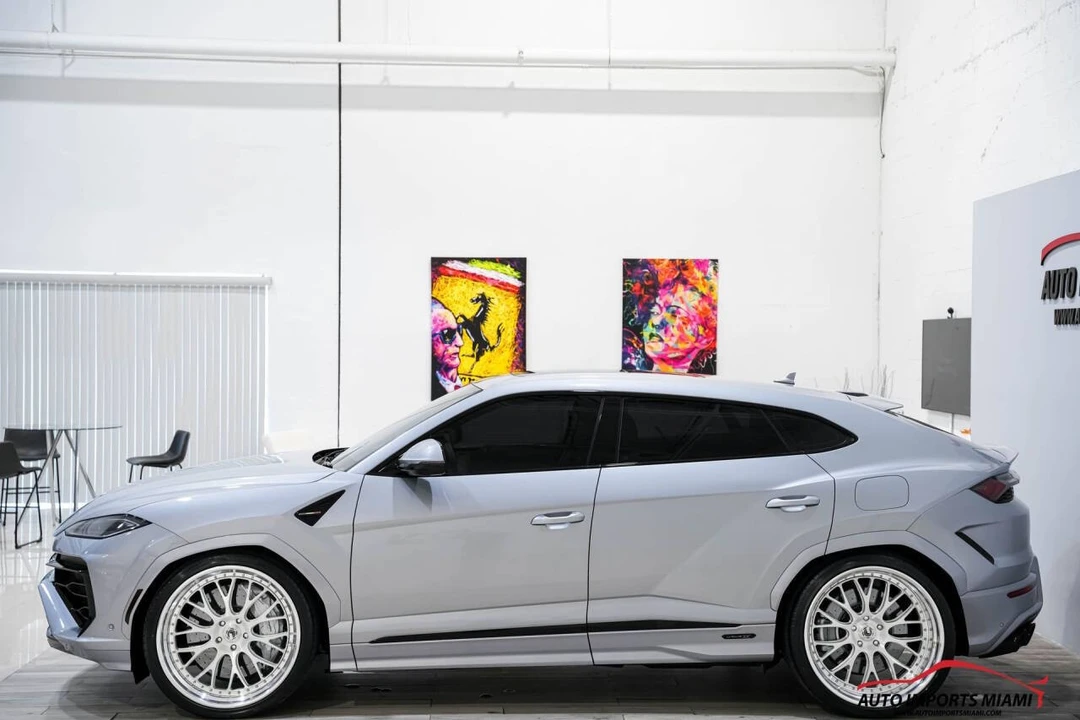2025 Lamborghini Urus SE - Image 12 of 21