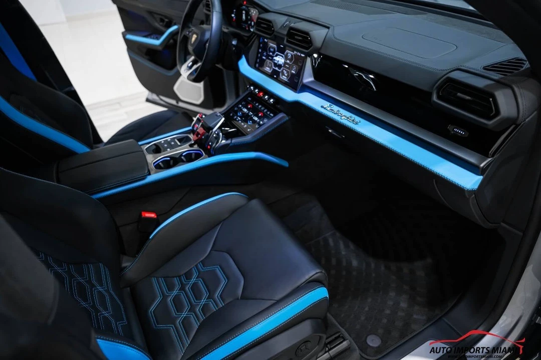 2025 Lamborghini Urus SE - Image 11 of 21