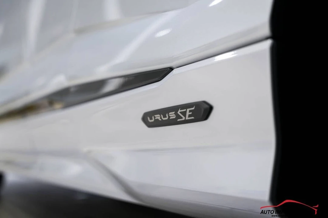 2025 Lamborghini Urus SE - Image 17 of 21