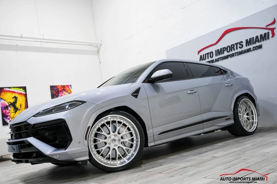 2025 Lamborghini Urus SE - Image 4 of 21