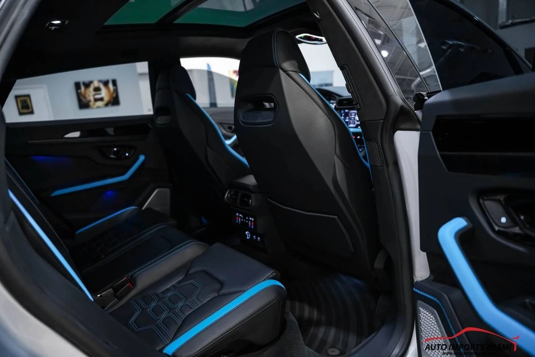 2025 Lamborghini Urus SE - Image 10 of 21