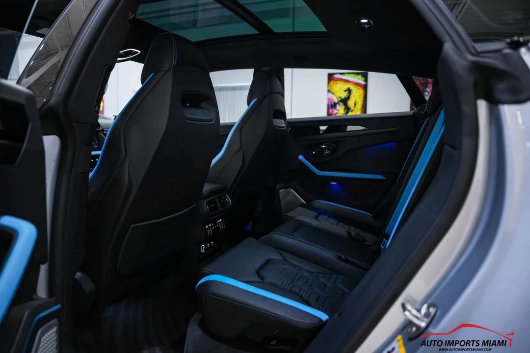 2025 Lamborghini Urus SE - Image 9 of 12