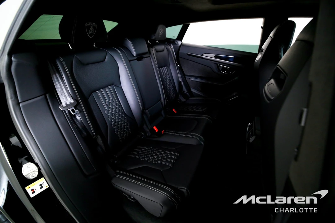 2025 Lamborghini - Image 24 of 31