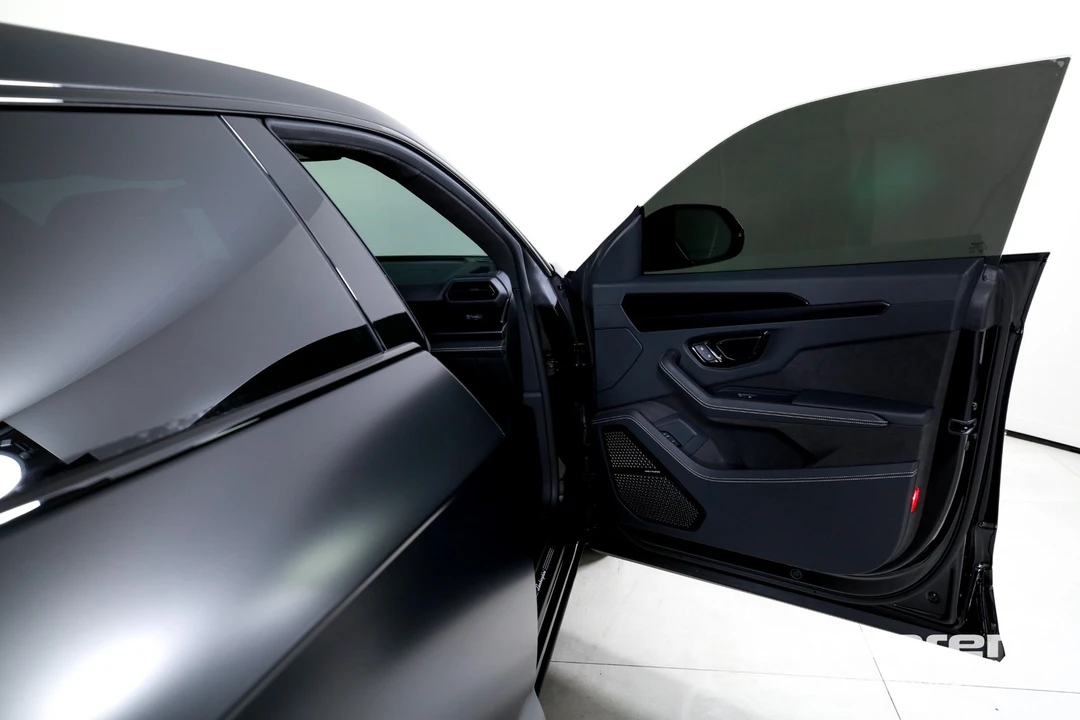 2025 Lamborghini - Image 26 of 31