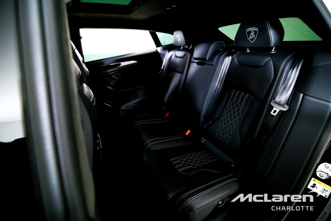 2025 Lamborghini - Image 17 of 31