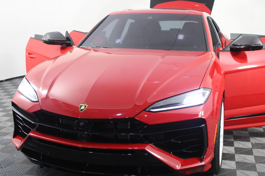 2025 Lamborghini Urus SE - Image 3 of 31