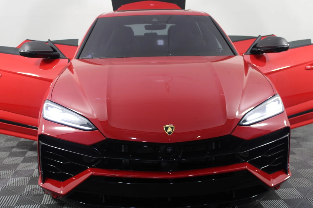 2025 Lamborghini Urus SE - Image 5 of 31
