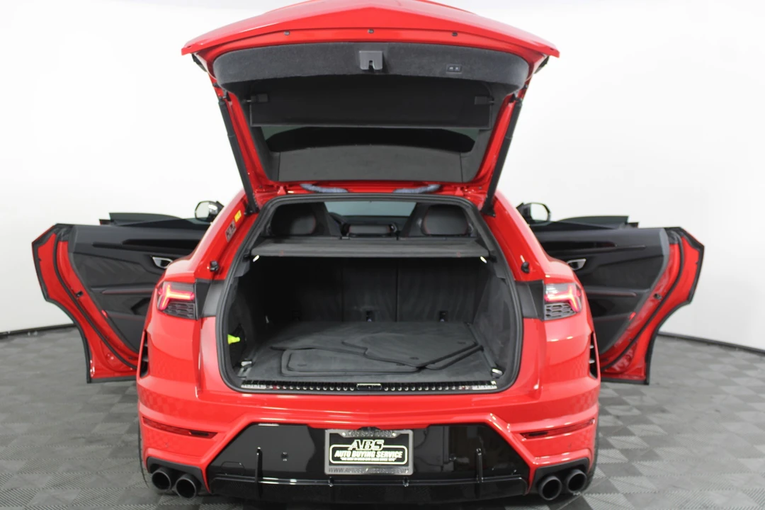 2025 Lamborghini Urus SE - Image 11 of 31