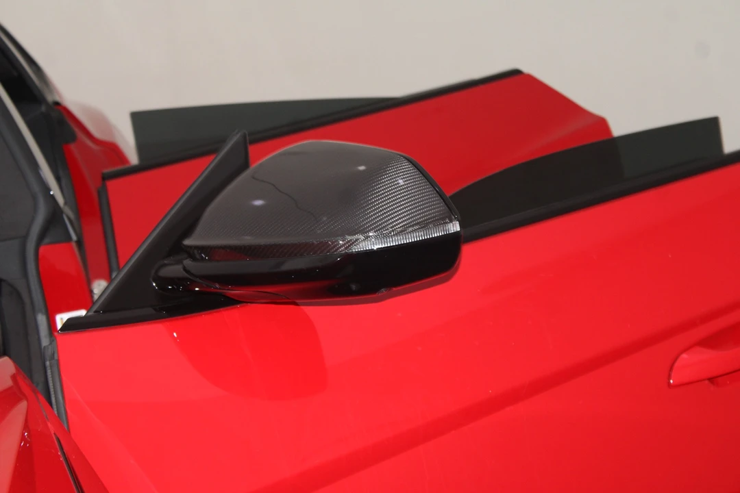 2025 Lamborghini Urus SE - Image 17 of 31