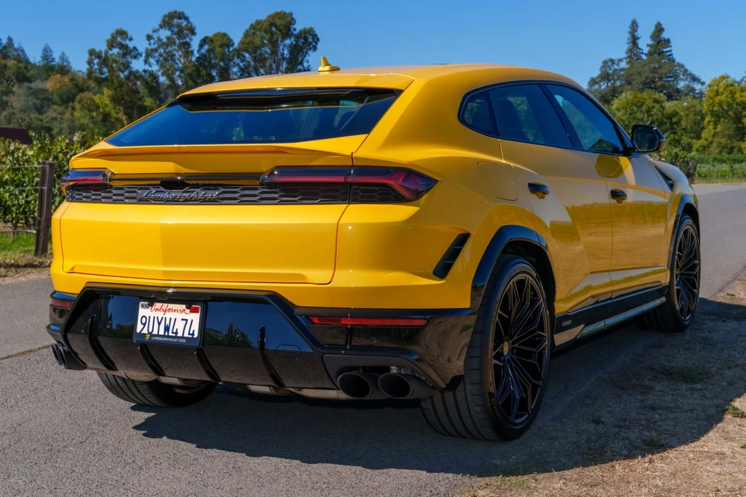2025 Lamborghini Urus SE - Image 8 of 21