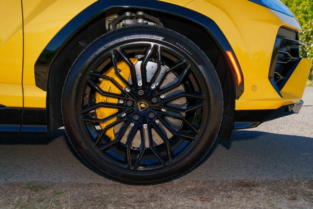2025 Lamborghini Urus SE - Image 10 of 21