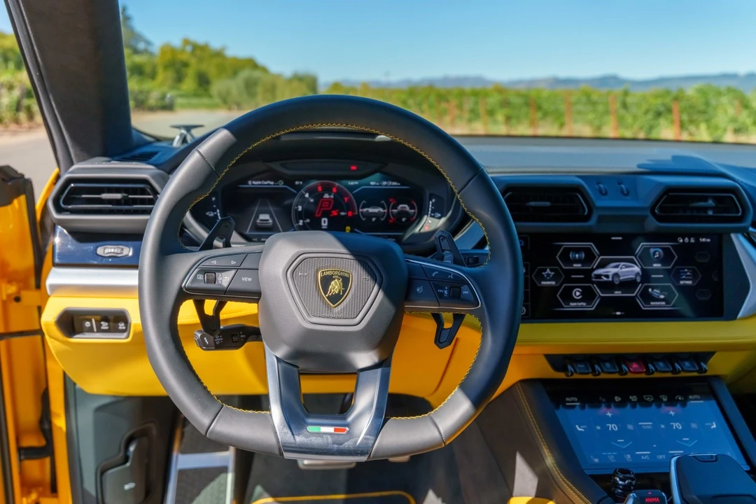 2025 Lamborghini Urus SE - Image 31 of 31