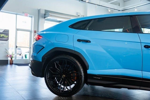 2025 Lamborghini Urus SE - Image 4 of 21