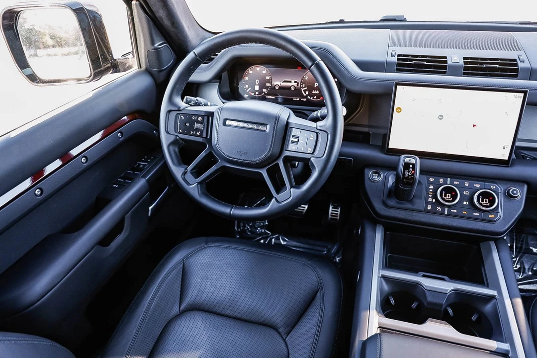 2025 Land Rover Defender L663 - Image 14 of 21
