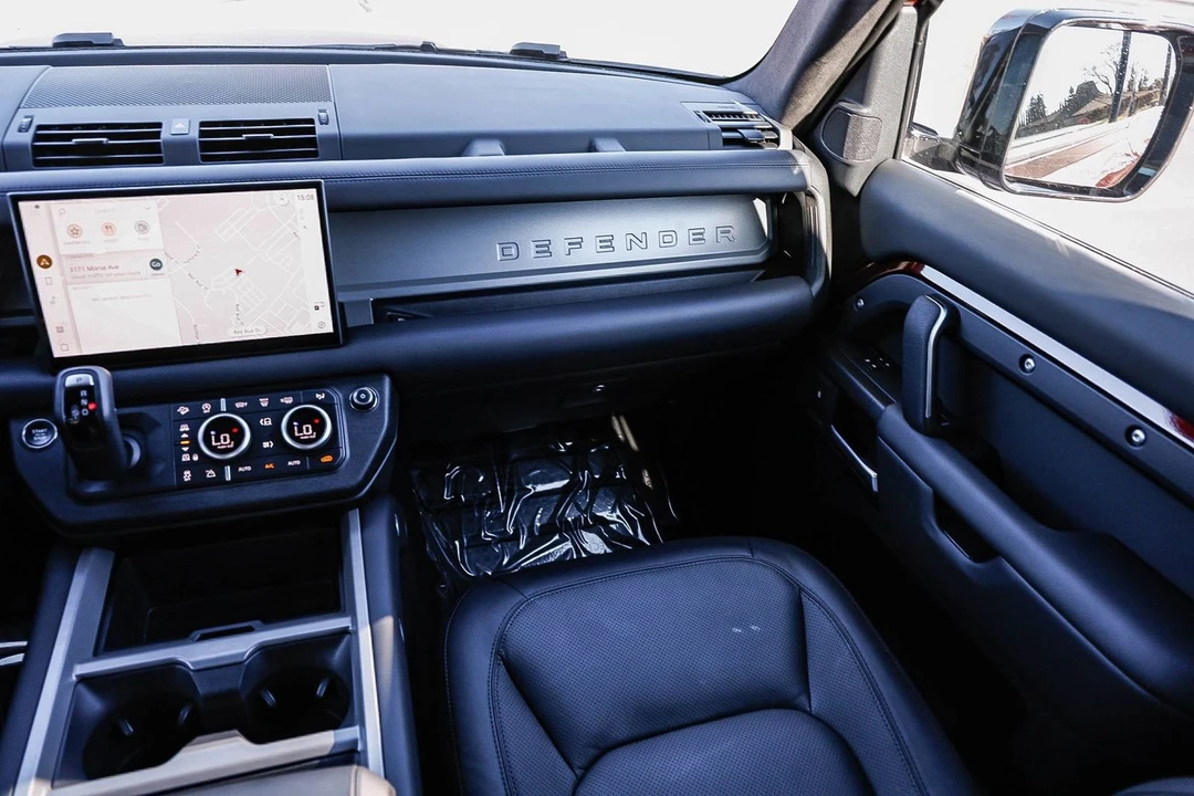 2025 Land Rover Defender L663 - Image 15 of 21