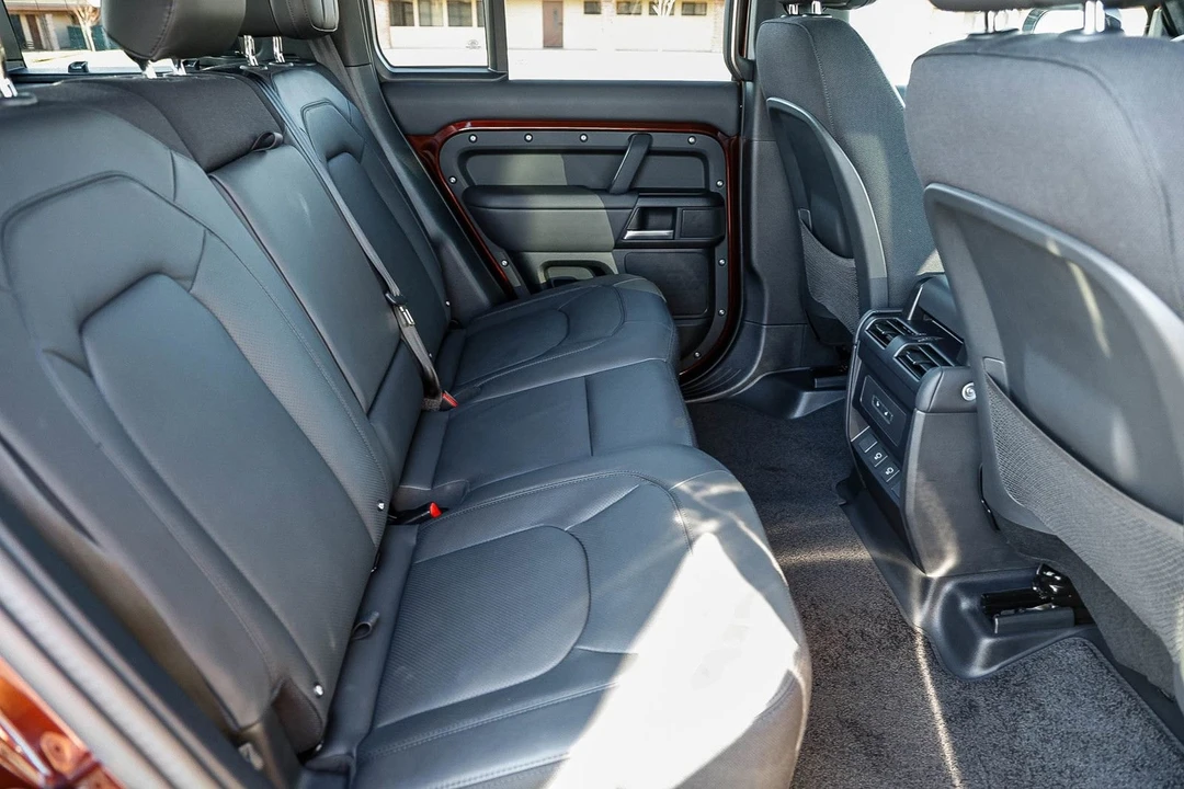 2025 Land Rover Defender L663 - Image 18 of 21