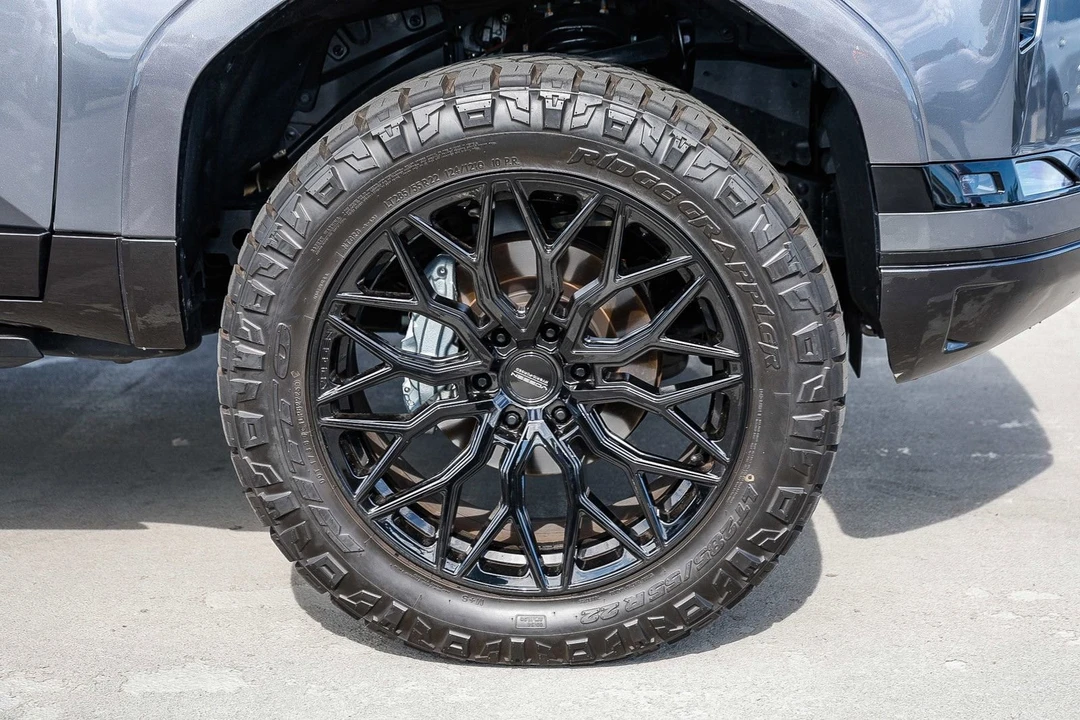 2025 Lexus GX 3rd Gen - Image 9 of 21