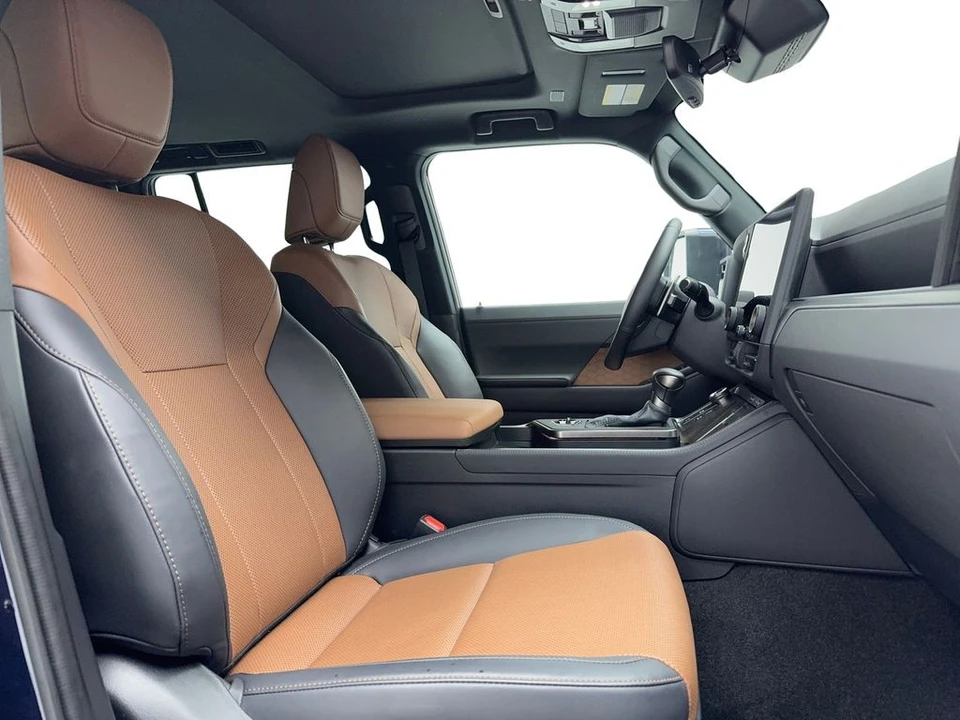 2025 Lexus GX 3rd Gen - Image 19 of 21