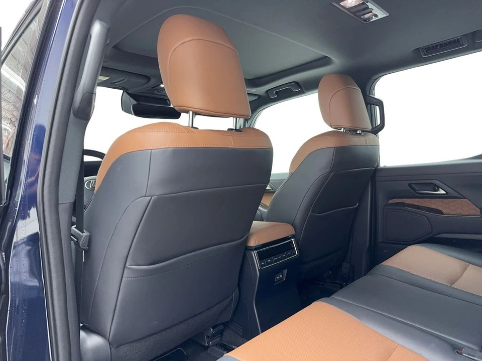 2025 Lexus GX 3rd Gen - Image 14 of 21