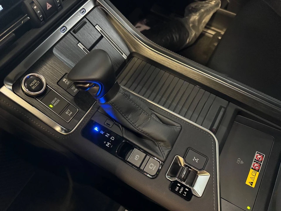 2025 Lexus GX 3rd Gen - Image 7 of 12