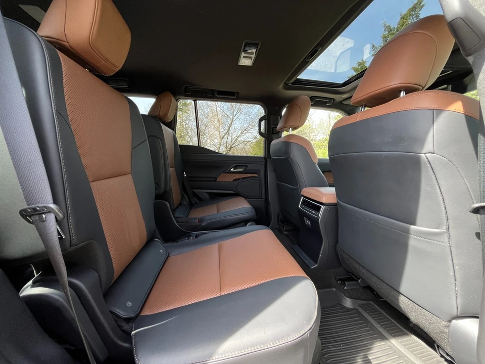 2025 Lexus GX 3rd Gen - Image 10 of 21