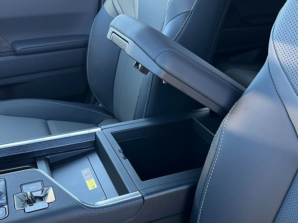 2025 Lexus GX 3rd Gen - Image 15 of 21
