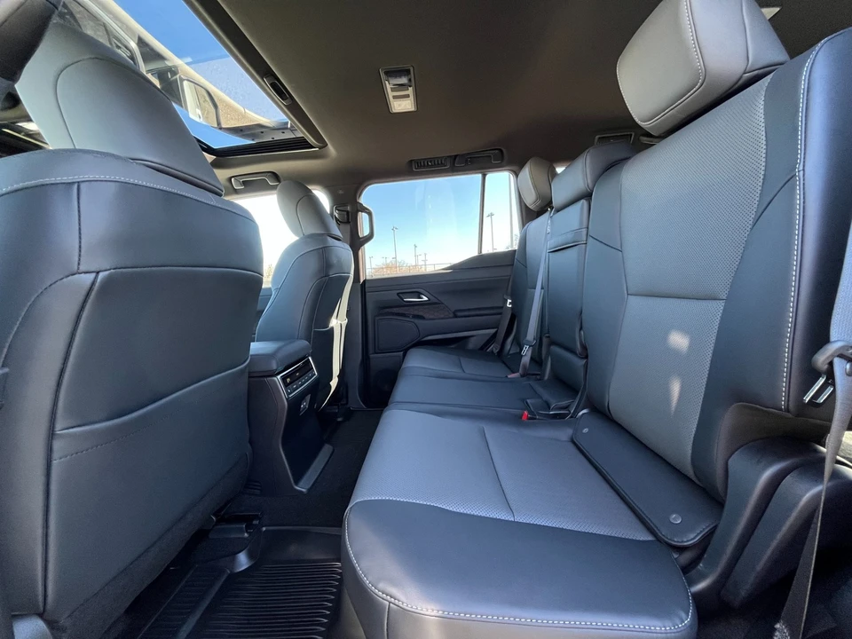 2025 Lexus GX 3rd Gen - Image 18 of 21