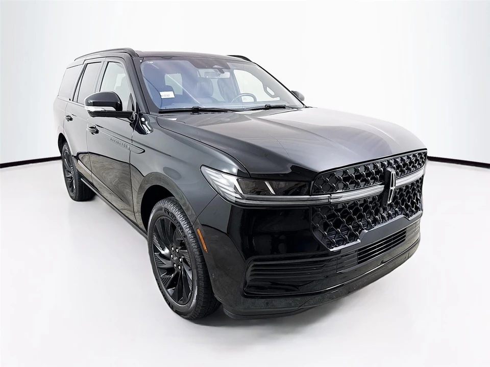 2025 Lincoln Navigator 4th Gen - Image 5 of 21