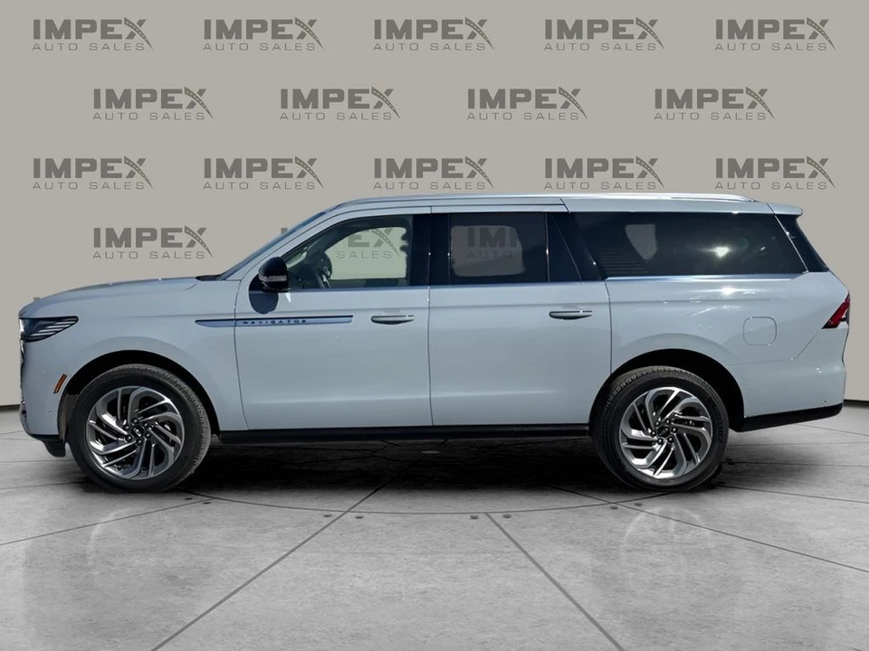 2025 Lincoln Navigator 4th Gen - Image 2 of 21
