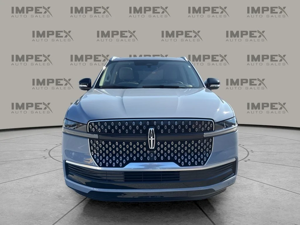2025 Lincoln Navigator 4th Gen - Image 8 of 21