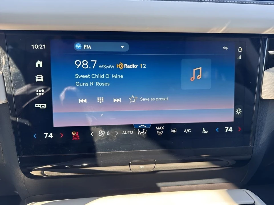 2025 Lincoln Navigator 4th Gen - Image 19 of 21