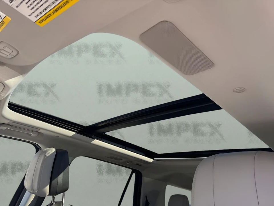 2025 Lincoln Navigator 4th Gen - Image 11 of 21