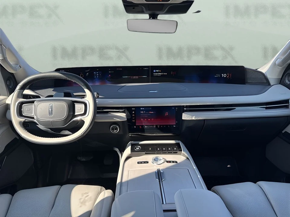 2025 Lincoln Navigator 4th Gen - Image 14 of 21