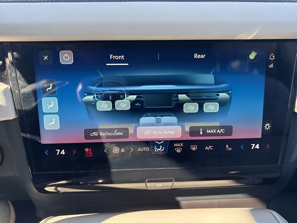 2025 Lincoln Navigator 4th Gen - Image 20 of 21