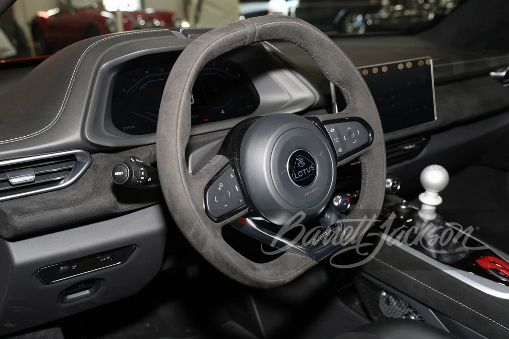2025 Lotus Emira - Image 10 of 23