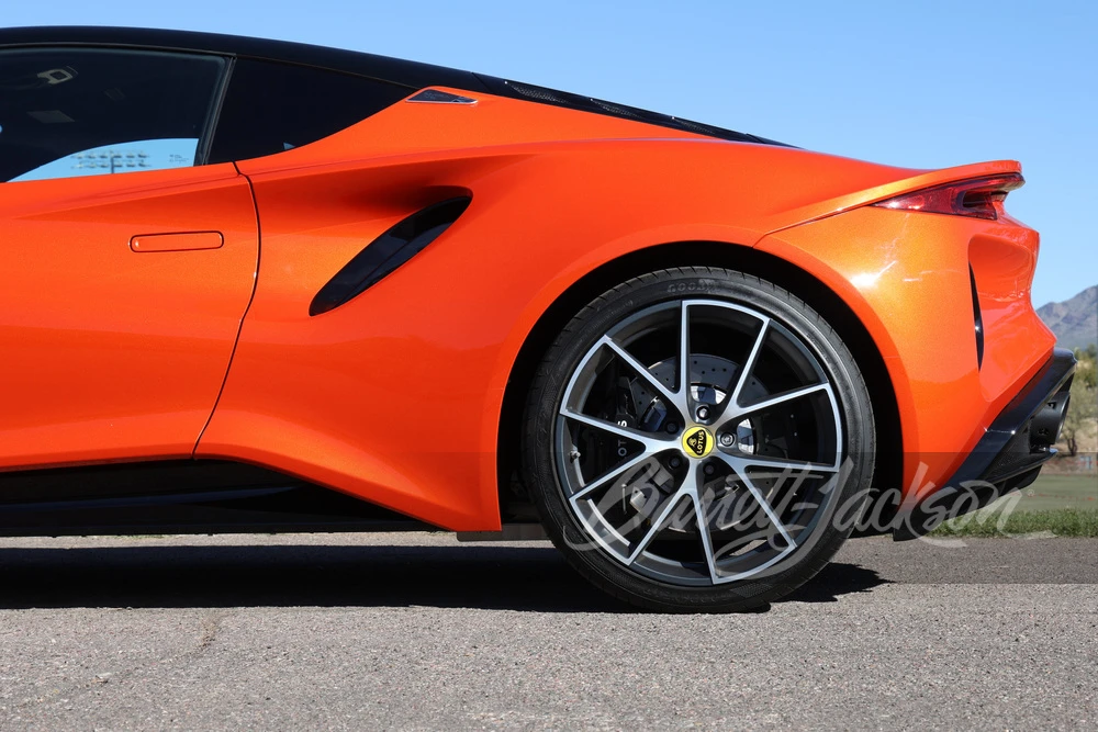 2025 Lotus Emira - Image 19 of 23