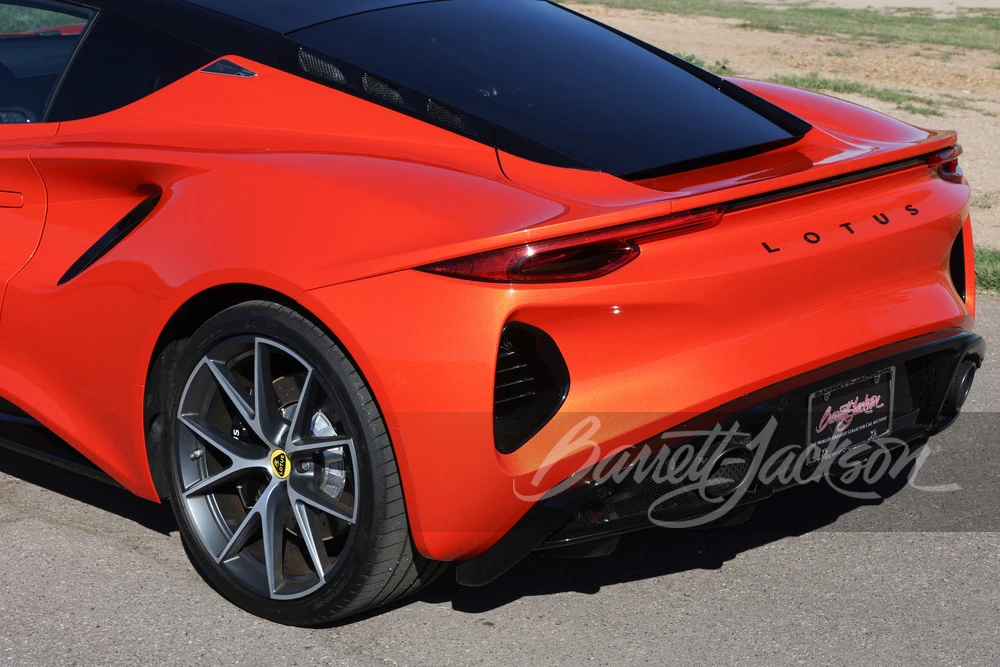 2025 Lotus Emira - Image 20 of 23