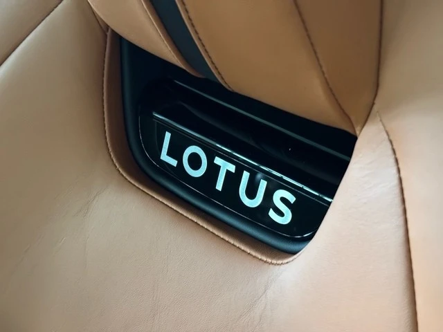 2025 Lotus Emira - Image 13 of 21