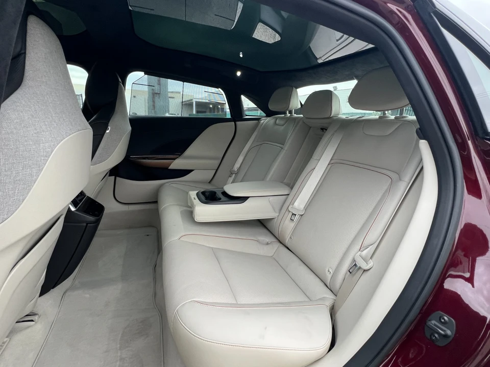 2025 Lucid Air - Image 13 of 21