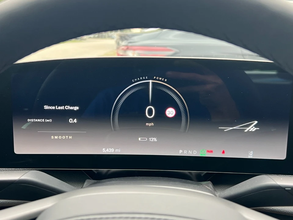 2025 Lucid Air - Image 18 of 21
