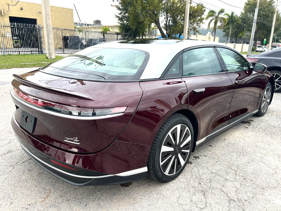 2025 Lucid Air - Image 8 of 21