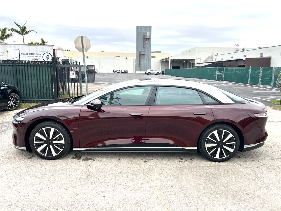 2025 Lucid Air - Image 5 of 21