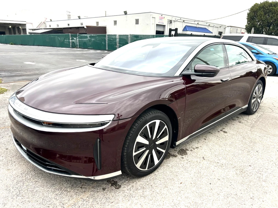 2025 Lucid Air - Image 4 of 21