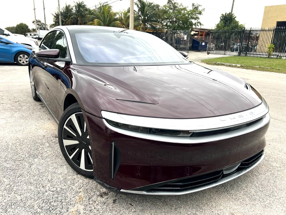 2025 Lucid Air - Image 2 of 21