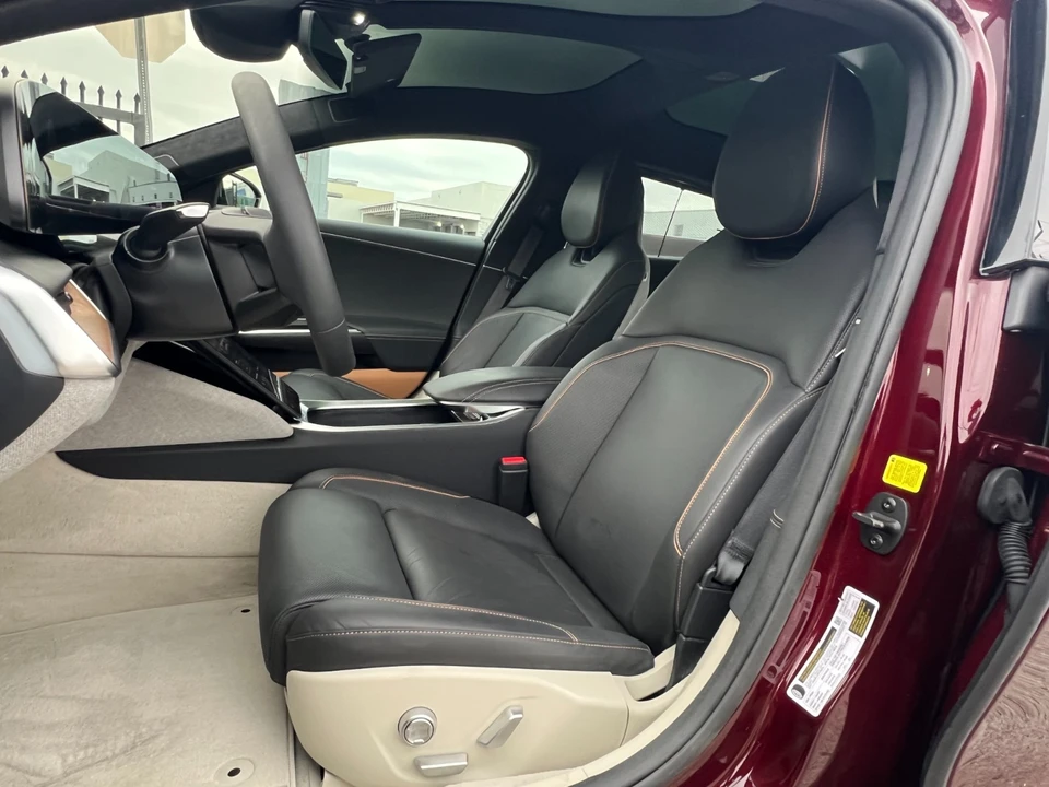 2025 Lucid Air - Image 12 of 21