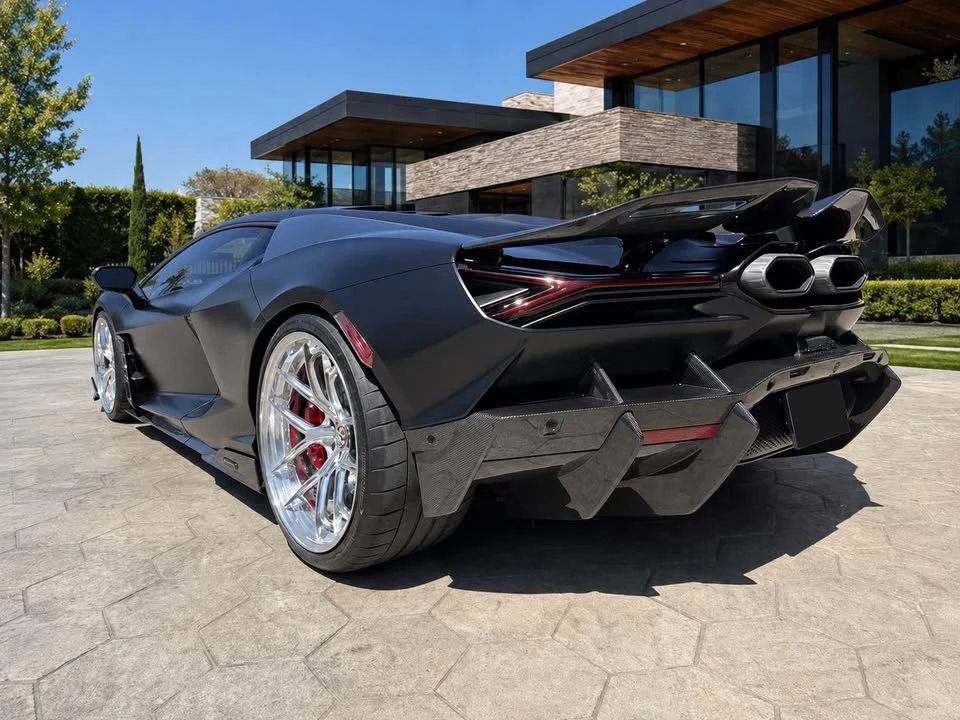 2025 Lamborghini Revuelto - Image 9 of 18
