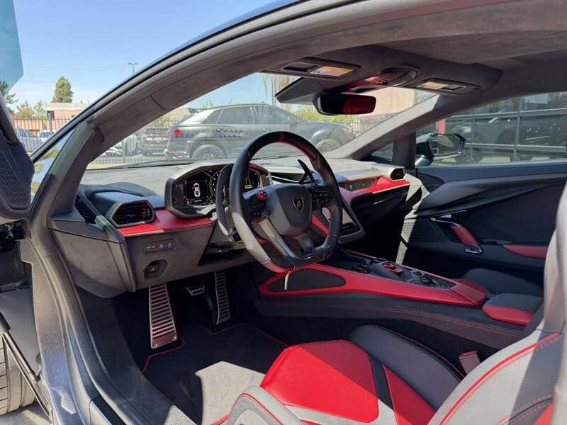 2025 Lamborghini Revuelto - Image 13 of 18