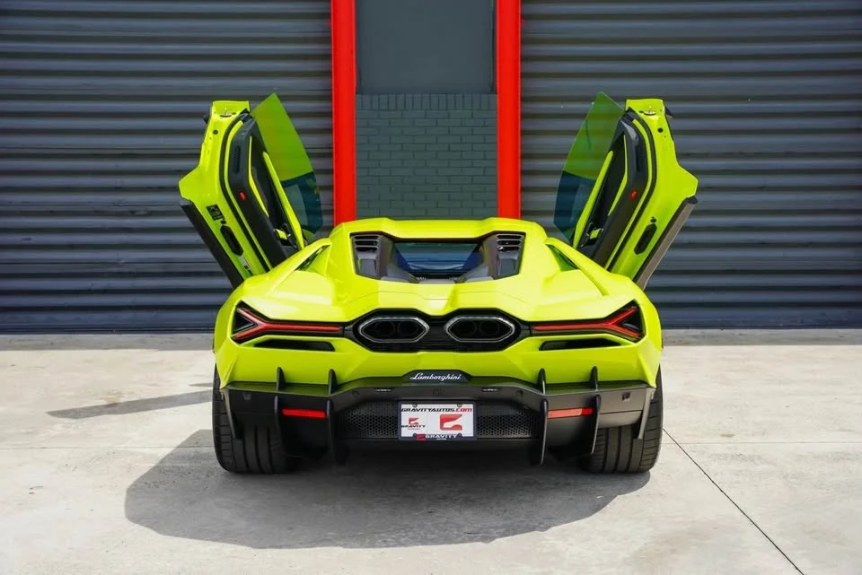 2025 Lamborghini Revuelto - Image 5 of 13