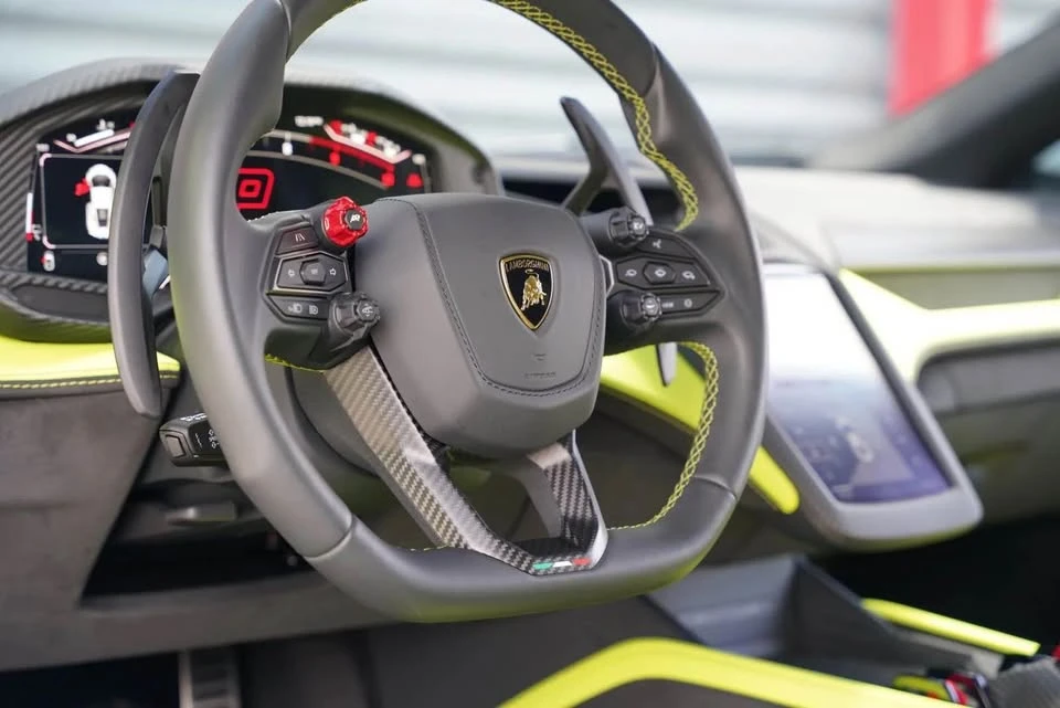 2025 Lamborghini Revuelto - Image 13 of 13
